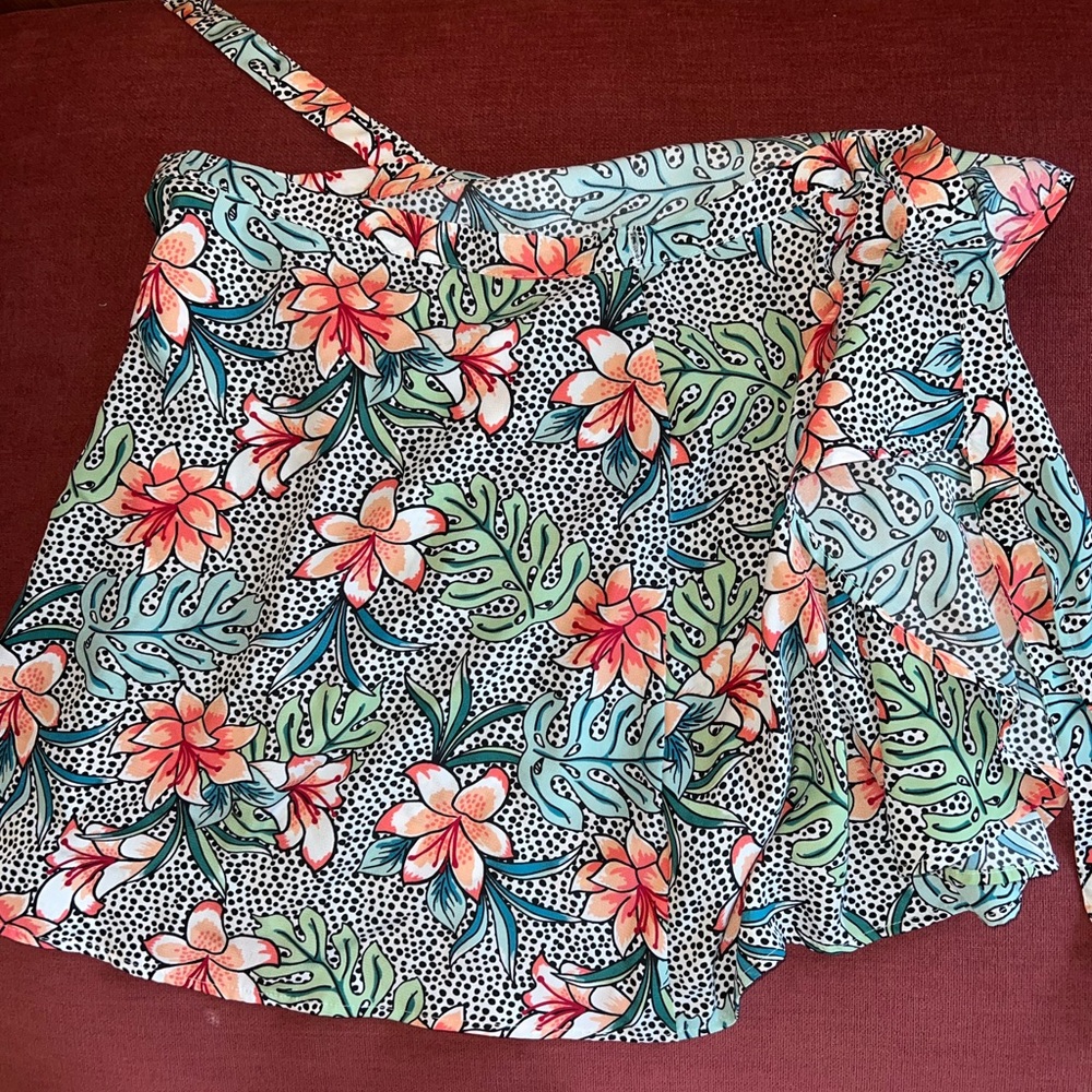 Floral Print Skirt with Tropical Design